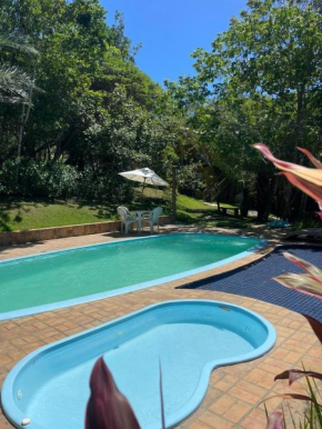 Loft próximo a Praia do Forte com piscina
